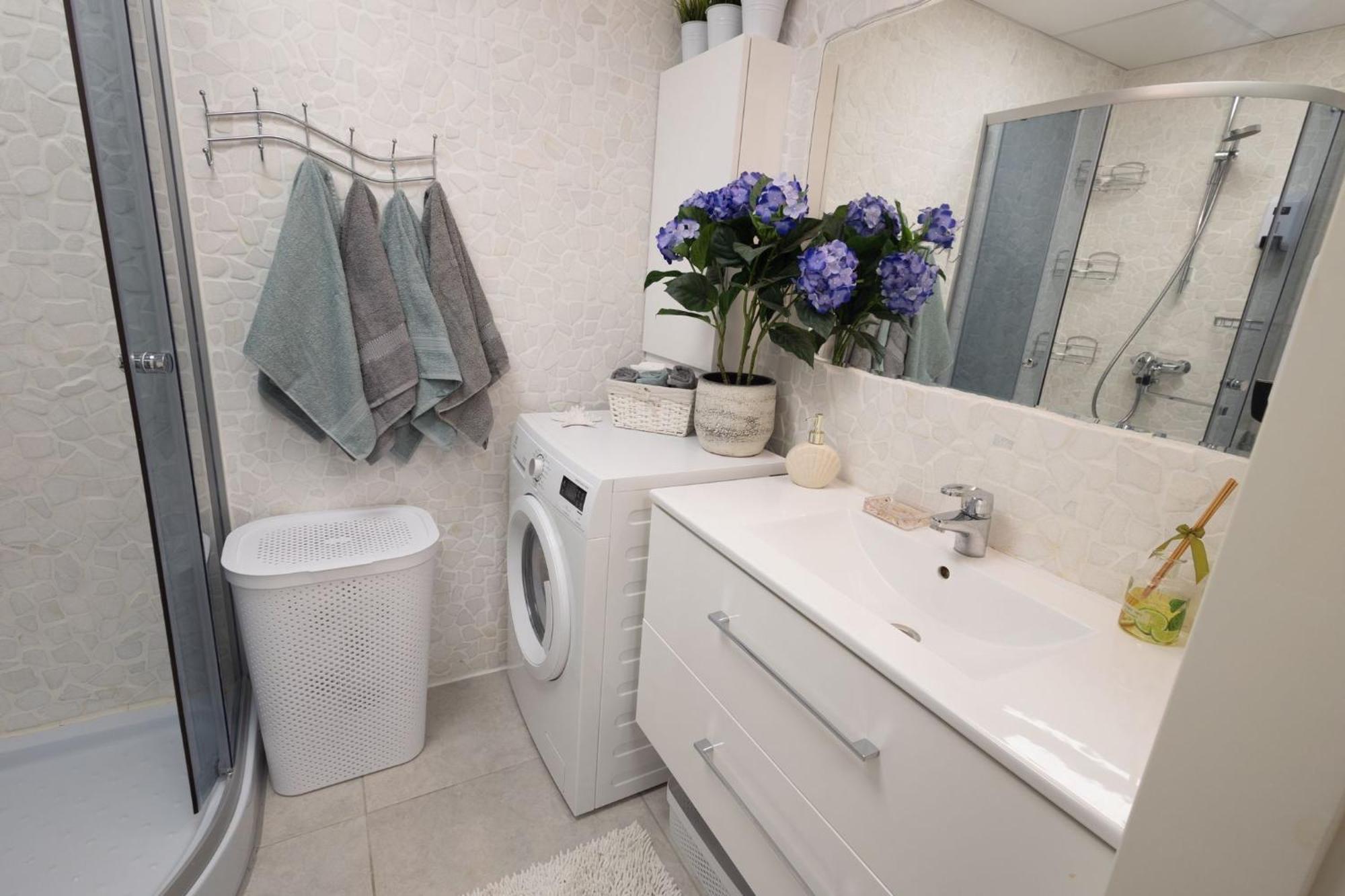 Stella'S Apartment - City Center - Free Secure Parking - Big Sun Terrace - Air Conditioning - Wifi - Tram To The Tallinn Bus Station And Old Town Екстер'єр фото