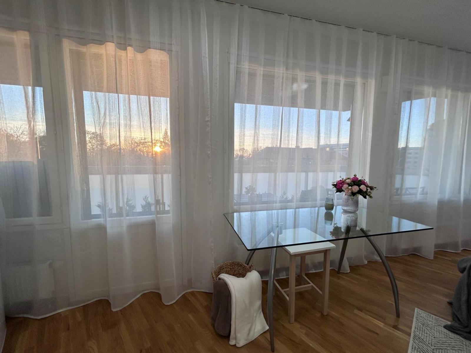 Stella'S Apartment - City Center - Free Secure Parking - Big Sun Terrace - Air Conditioning - Wifi - Tram To The Tallinn Bus Station And Old Town Екстер'єр фото