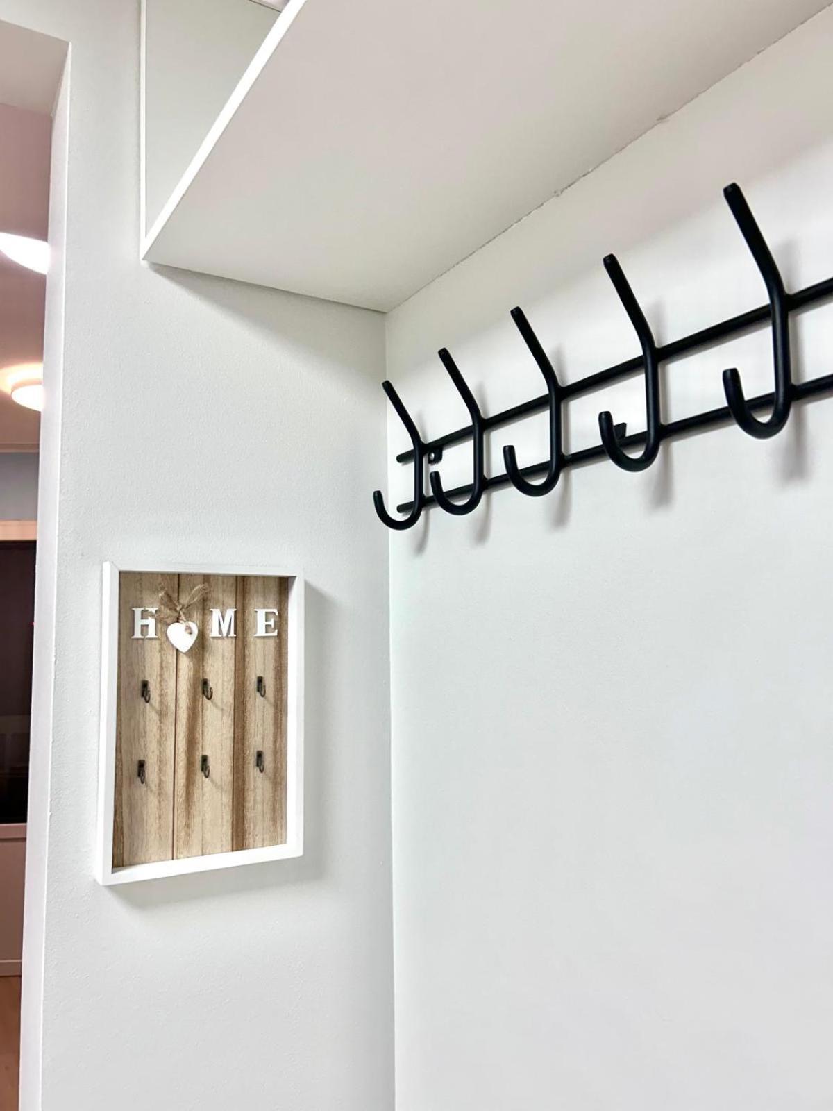Stella'S Apartment - City Center - Free Secure Parking - Big Sun Terrace - Air Conditioning - Wifi - Tram To The Tallinn Bus Station And Old Town Екстер'єр фото
