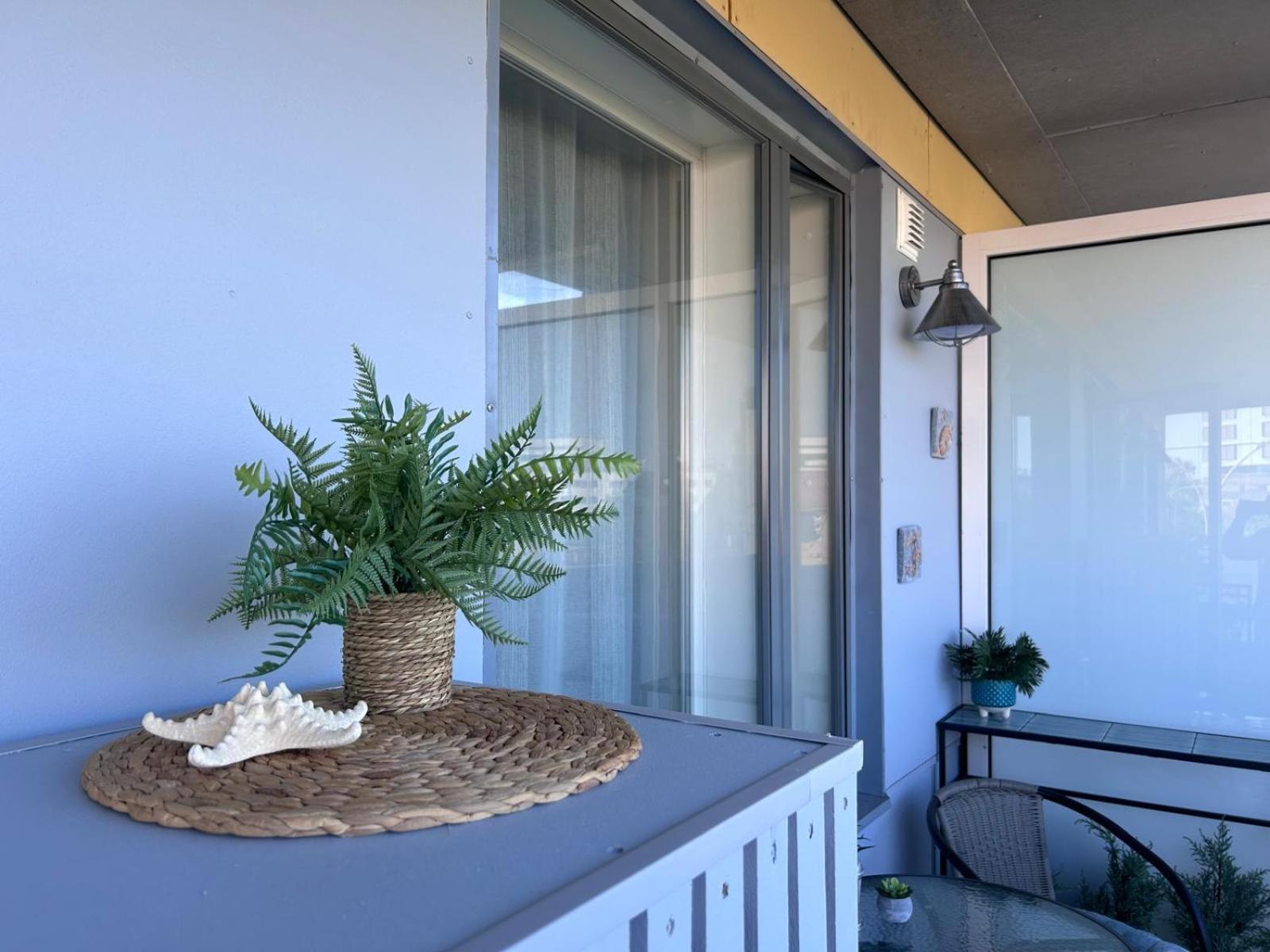 Stella'S Apartment - City Center - Free Secure Parking - Big Sun Terrace - Air Conditioning - Wifi - Tram To The Tallinn Bus Station And Old Town Екстер'єр фото