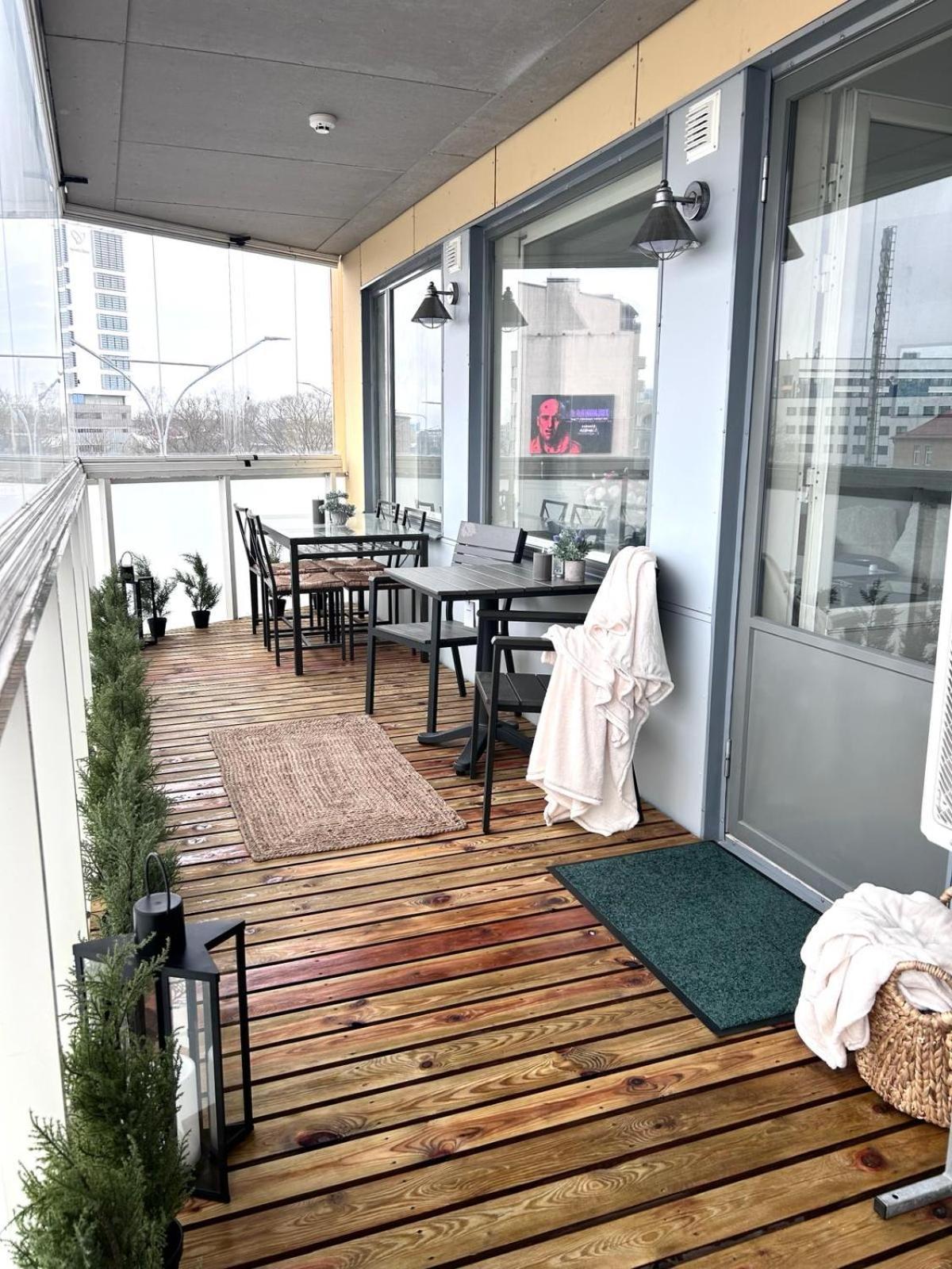 Stella'S Apartment - City Center - Free Secure Parking - Big Sun Terrace - Air Conditioning - Wifi - Tram To The Tallinn Bus Station And Old Town Екстер'єр фото