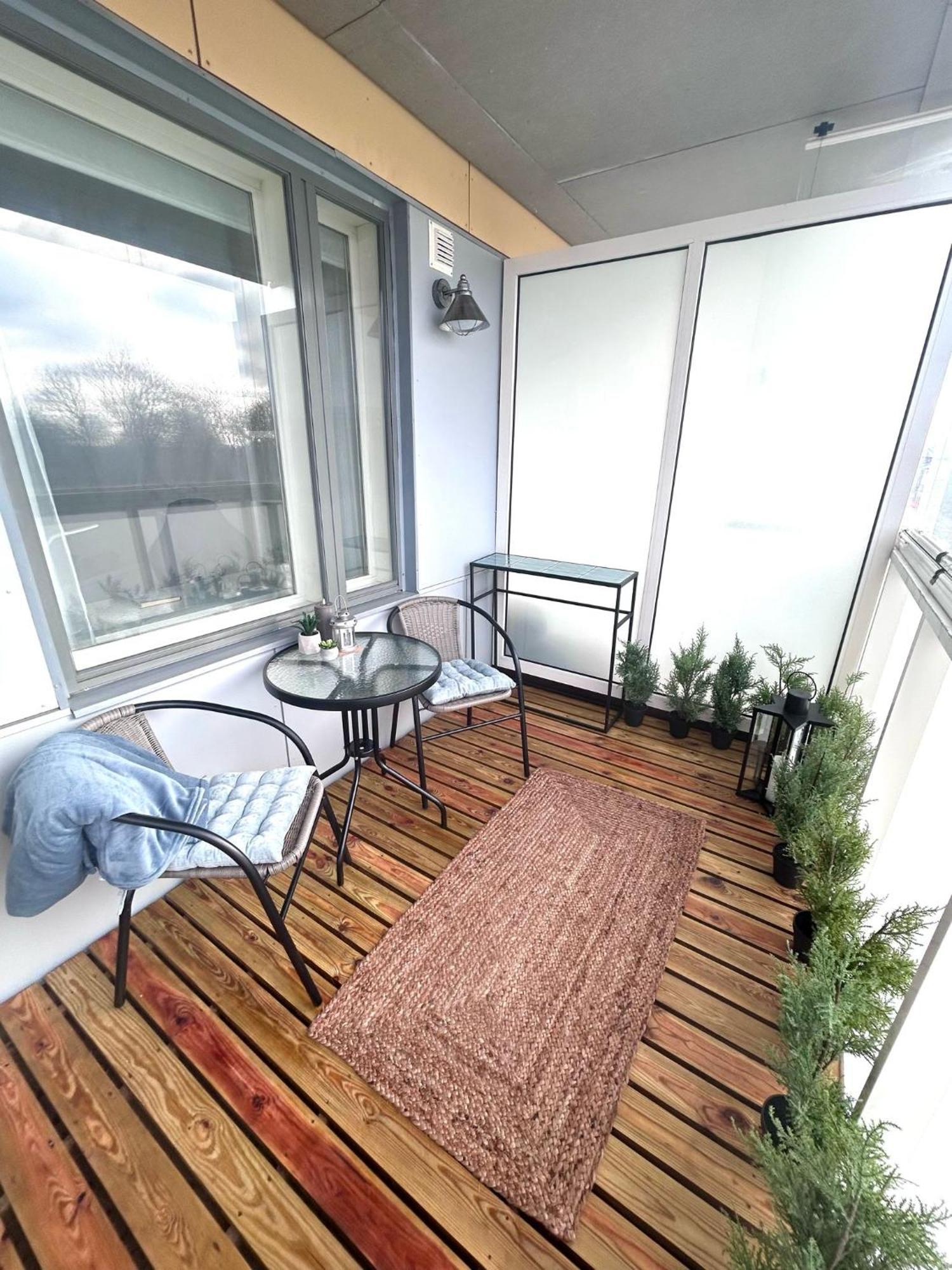 Stella'S Apartment - City Center - Free Secure Parking - Big Sun Terrace - Air Conditioning - Wifi - Tram To The Tallinn Bus Station And Old Town Екстер'єр фото