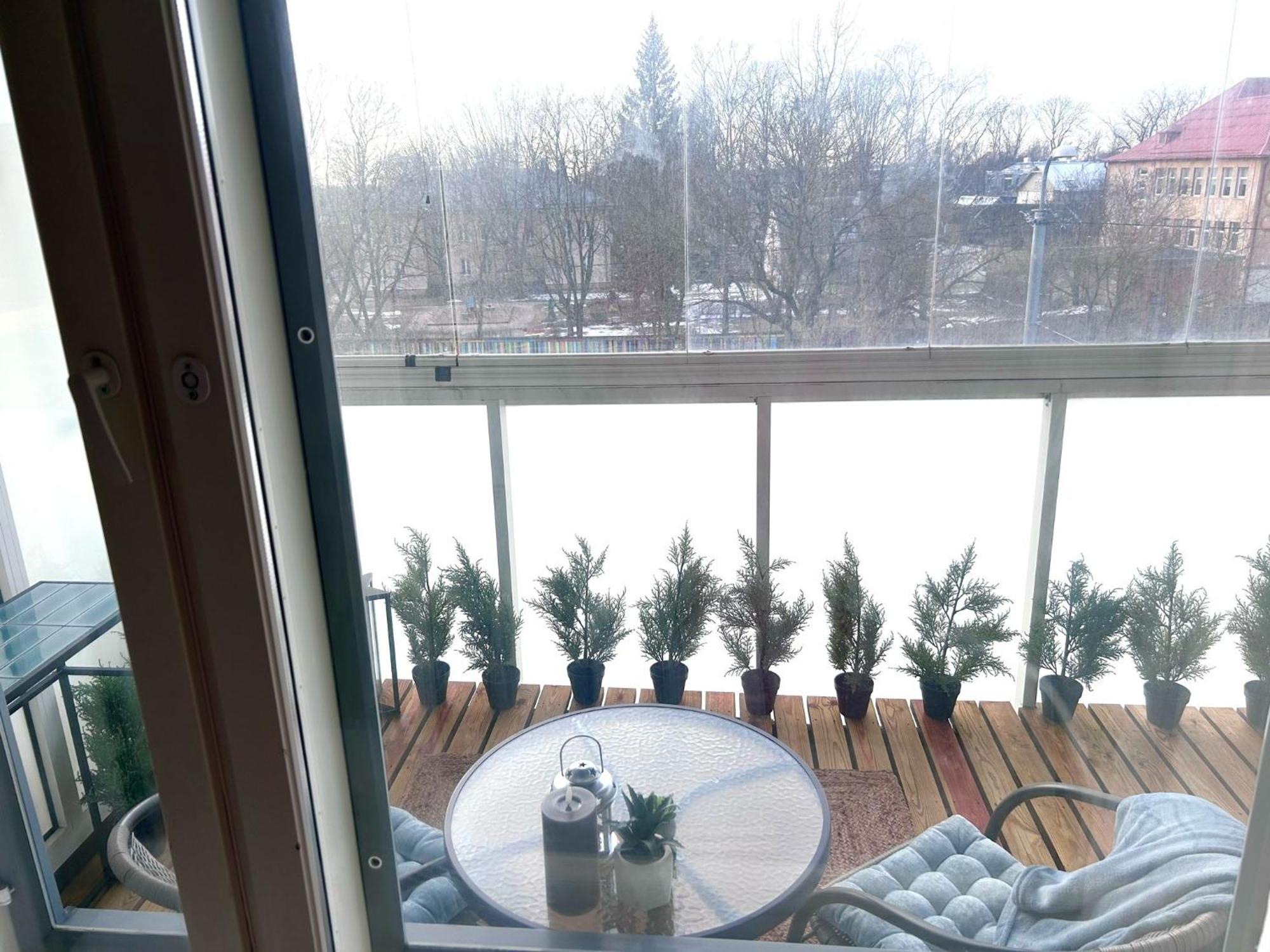 Stella'S Apartment - City Center - Free Secure Parking - Big Sun Terrace - Air Conditioning - Wifi - Tram To The Tallinn Bus Station And Old Town Екстер'єр фото