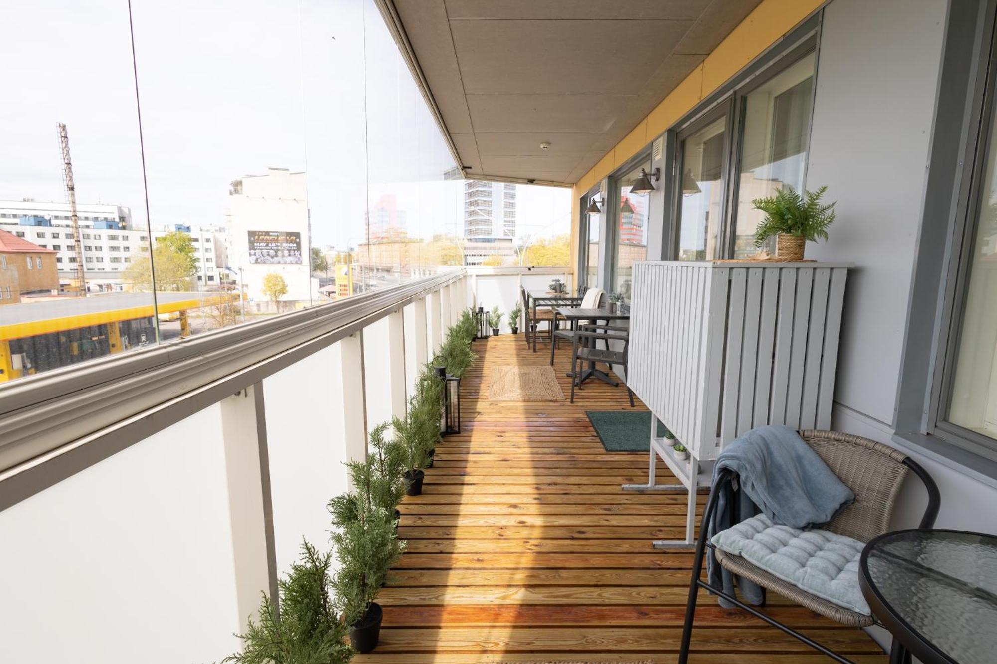 Stella'S Apartment - City Center - Free Secure Parking - Big Sun Terrace - Air Conditioning - Wifi - Tram To The Tallinn Bus Station And Old Town Екстер'єр фото