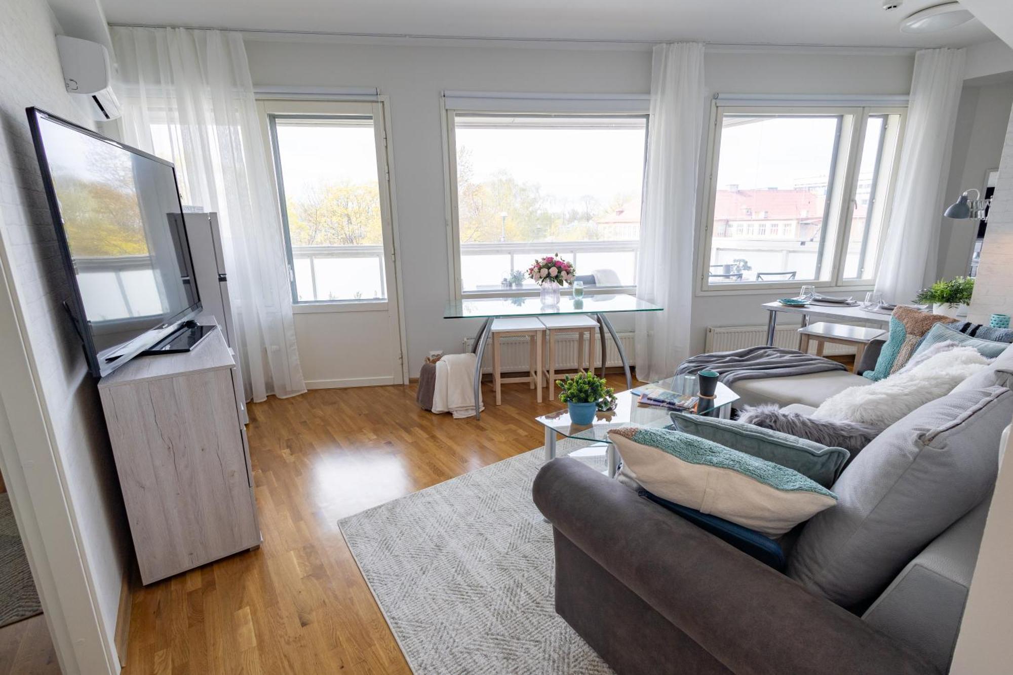 Stella'S Apartment - City Center - Free Secure Parking - Big Sun Terrace - Air Conditioning - Wifi - Tram To The Tallinn Bus Station And Old Town Екстер'єр фото
